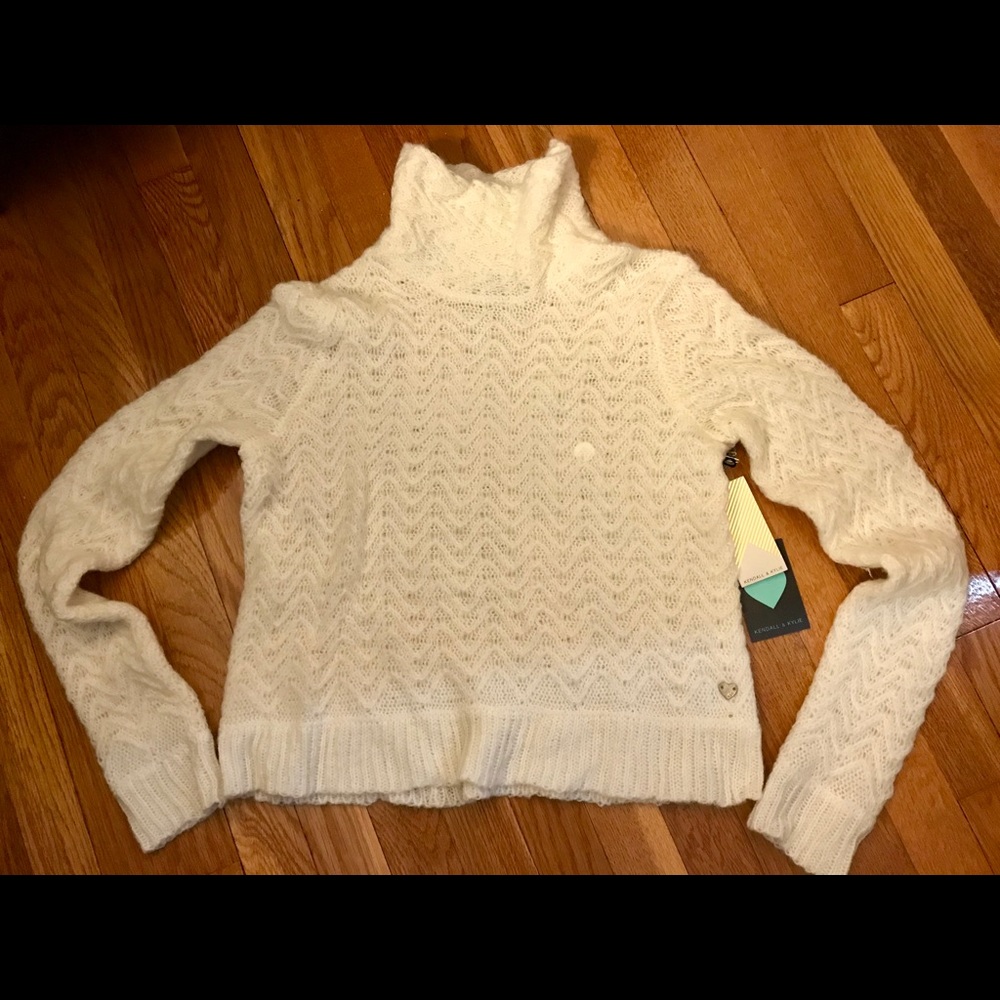 Kendall & Kylie cropped turtleneck